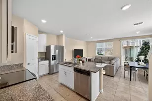 2761 Emory Sound Pl, Brandon, FL 33510 - Photo 3