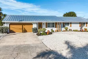 607 Emerald Ln, Holmes Beach, FL 34217 - Photo 23