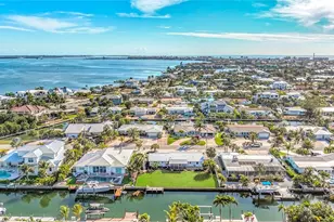 607 Emerald Ln, Holmes Beach, FL 34217 - Photo 43