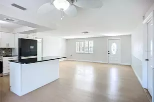 607 Emerald Ln, Holmes Beach, FL 34217 - Photo 15