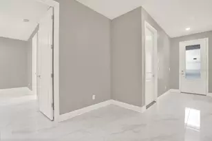 3847 Seena Mnr Ct, Tampa, FL 33618 - Photo 17