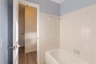 226 75th St N, Saint Petersburg, FL 33710 - Photo 9