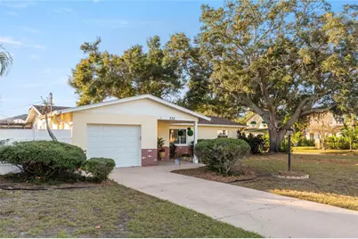 226 75th Street N, Saint Petersburg, FL 33710 - Photo 1