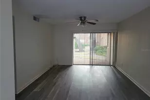 10485 Carrollbrook Cir, Tampa, FL 33618 - Photo 11