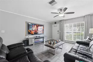 429 Kensington Lake Cir, Brandon, FL 33511 - Photo 5