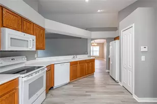 2515 Butterfly Landing Dr, Land O Lakes, FL 34638 - Photo 15