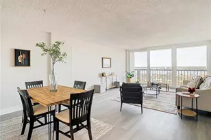 400 Island Way, Clearwater Beach, FL 33767 - Photo 13