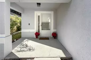 18170 Canal Pointe St, Tampa, FL 33647 - Photo 3