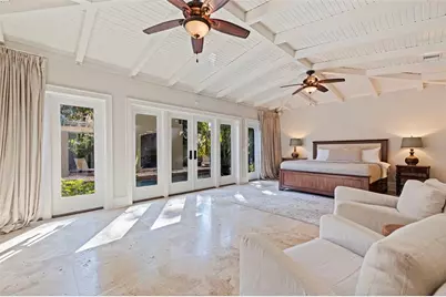 808 Brightwaters Boulevard NE, Saint Petersburg, FL 33704 - Photo 5