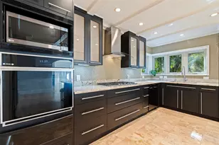 808 Brightwaters Blvd NE, Saint Petersburg, FL 33704 - Photo 15