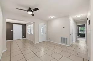 1439 Wilson Rd, Clearwater, FL 33755 - Photo 9