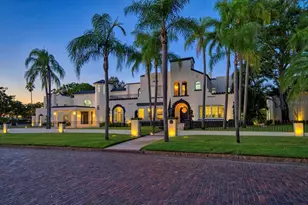 320 Park St S, Saint Petersburg, FL 33707 - Photo 1
