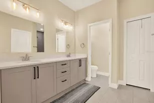 1805 E Powhatan Ave, Tampa, FL 33610 - Photo 17