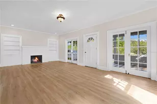 2302 12th St N, Saint Petersburg, FL 33704 - Photo 7