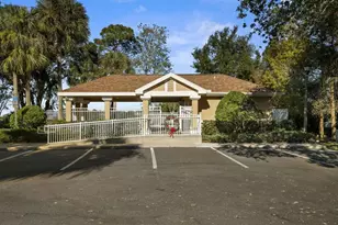 660 Spring Lake Cir, Tarpon Springs, FL 34688 - Photo 31