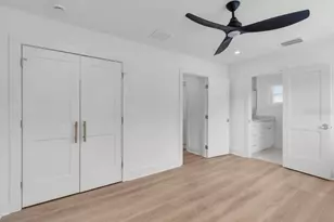 13495 Oval Dr E, Largo, FL 33774 - Photo 19