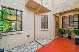 10444 St Tropez Pl, Tampa, FL 33615 - Photo 7