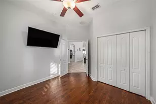 1023 Legends Pass Dr, Valrico, FL 33594 - Photo 5