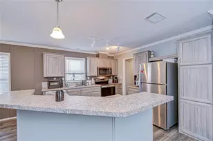 37749 Geiger Rd, Zephyrhills, FL 33542 - Photo 11