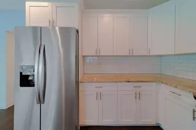 225 36th Avenue NE, Saint Petersburg, FL 33704 - Photo 9