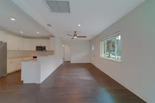 225 36th Ave NE, Saint Petersburg, FL 33704 - Photo 3