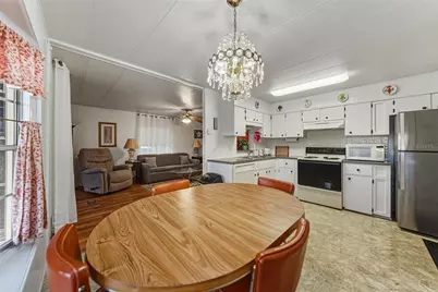 37843 Barcelona Avenue, Zephyrhills, FL 33541 - Photo 19