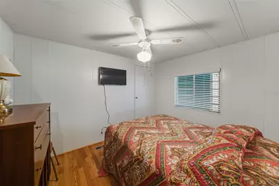 37843 Barcelona Avenue, Zephyrhills, FL 33541 - Photo 25