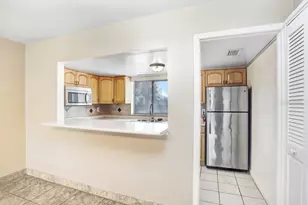 3821 S Lake Dr, Tampa, FL 33614 - Photo 5