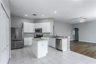 5402 Spectacular Bid Dr, Wesley Chapel, FL 33544 - Photo 5