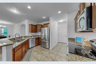 10012 Newminster Loop, Ruskin, FL 33573 - Photo 11