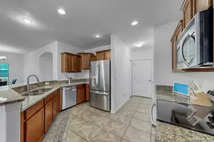 10012 Newminster Loop, Ruskin, FL 33573 - Photo 11