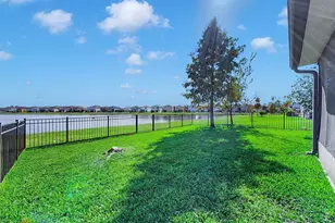 10012 Newminster Loop, Ruskin, FL 33573 - Photo 43