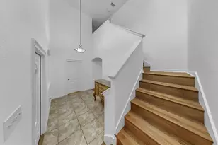 10012 Newminster Loop, Ruskin, FL 33573 - Photo 5