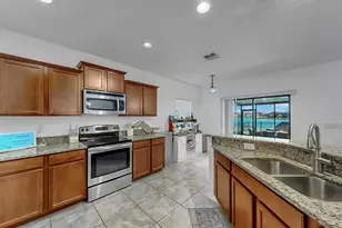 10012 Newminster Loop, Ruskin, FL 33573 - Photo 9