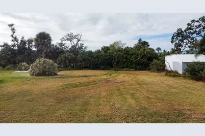 Canal, Ruskin, FL 33570 - Photo 9