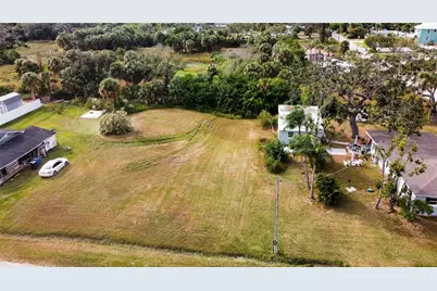 Canal, Ruskin, FL 33570 - Photo 3