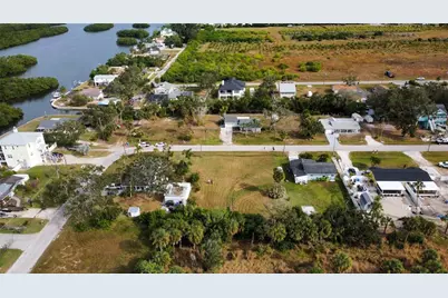 Canal, Ruskin, FL 33570 - Photo 5