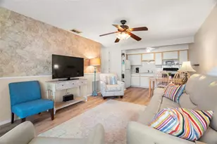 4353 Tahitian Gardens Cir, Holiday, FL 34691 - Photo 3