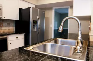 106 Phillips Dr, Seffner, FL 33584 - Photo 13