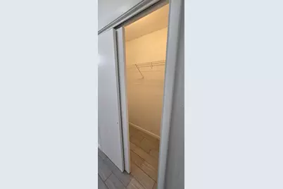 3900 50th Avenue N, Saint Petersburg, FL 33714 - Photo 3