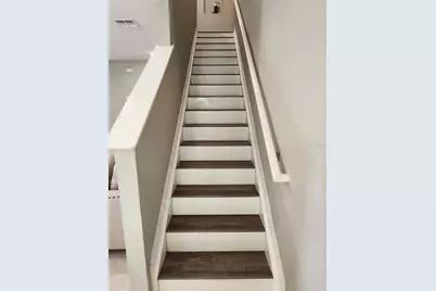 4718 Legendary Oaks Street, Tampa, FL 33610 - Photo 7