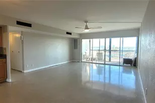 10355 Paradise Blvd, Treasure Island, FL 33706 - Photo 11