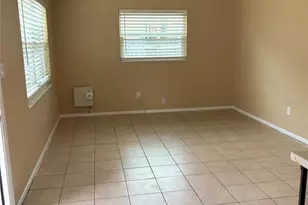 1427 15th St S, Saint Petersburg, FL 33705 - Photo 3