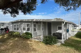 41 Thatch Palm St E, Largo, FL 33770 - Photo 3