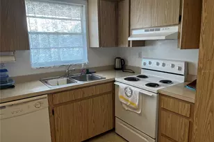 9815 47th Ave N, Saint Petersburg, FL 33708 - Photo 5
