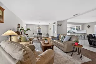 1963 Tanglewood Dr NE, Saint Petersburg, FL 33702 - Photo 5