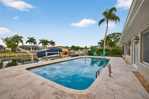 1963 Tanglewood Dr NE, Saint Petersburg, FL 33702 - Photo 23
