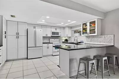 1963 Tanglewood Drive NE, Saint Petersburg, FL 33702 - Photo 13