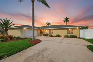 1963 Tanglewood Dr NE, Saint Petersburg, FL 33702 - Photo 35