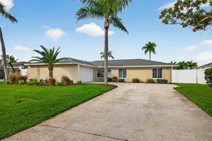 1963 Tanglewood Dr NE, Saint Petersburg, FL 33702 - Photo 33